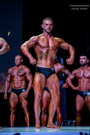 CLASSIC PHYSIQUE НОВИЧКИ